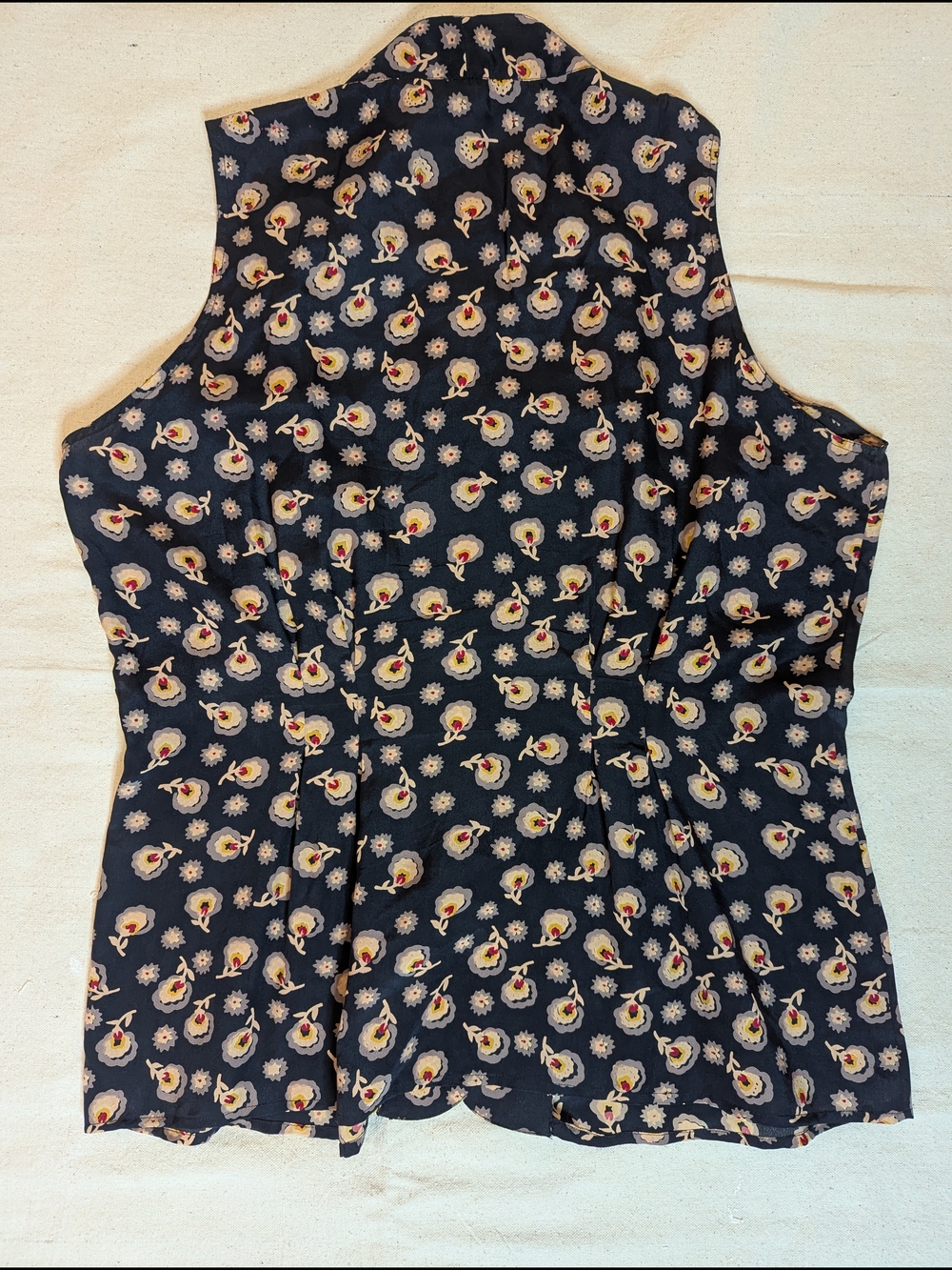 Anna And Frank Navy Silk Floral Sleeveless Button-Front Blouse - Picture 7 of 12